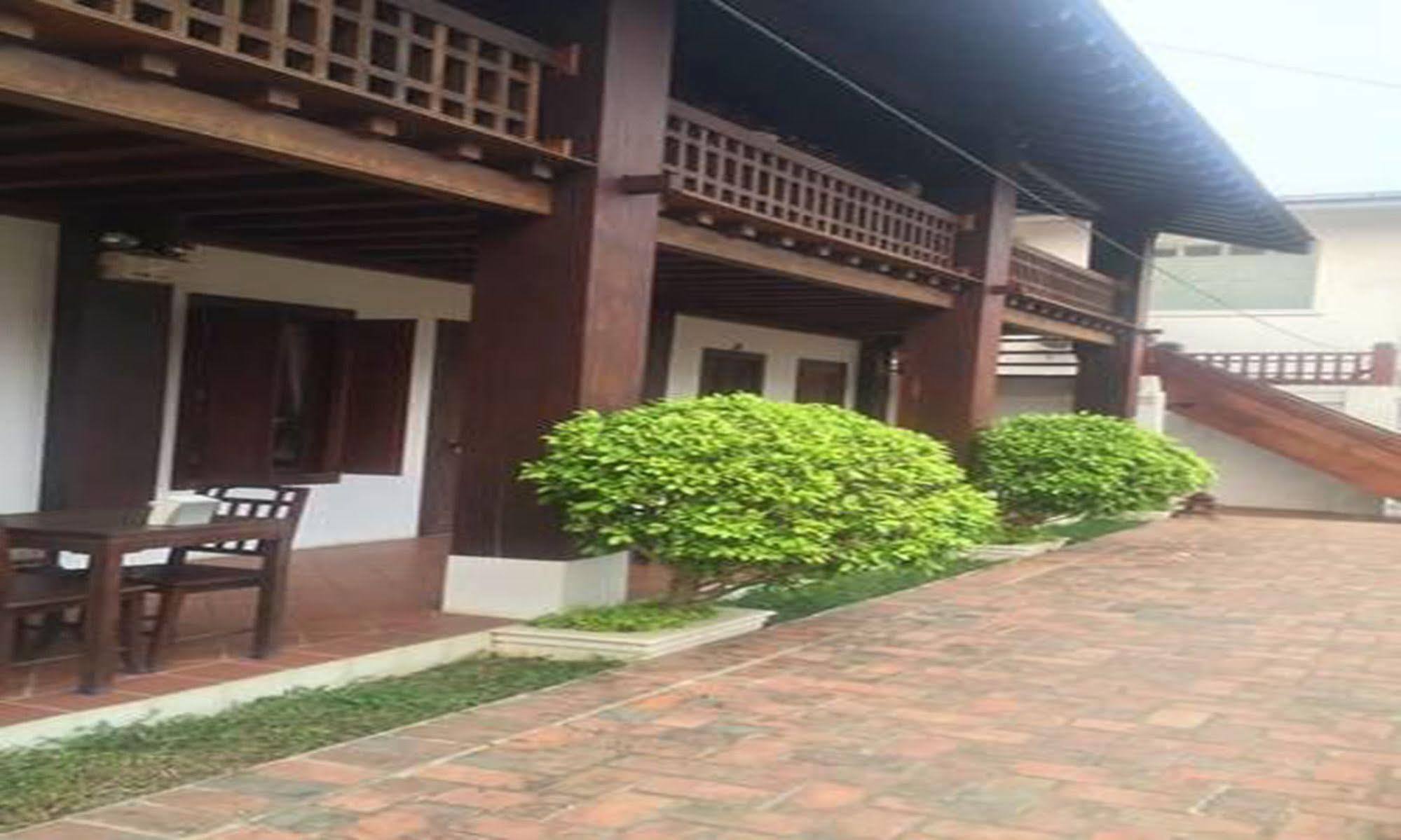 Lakhangthong Boutique Hotel Луангпхабанг Экстерьер фото